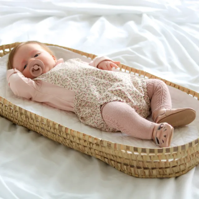 How To Photograph Your Newborn At Home