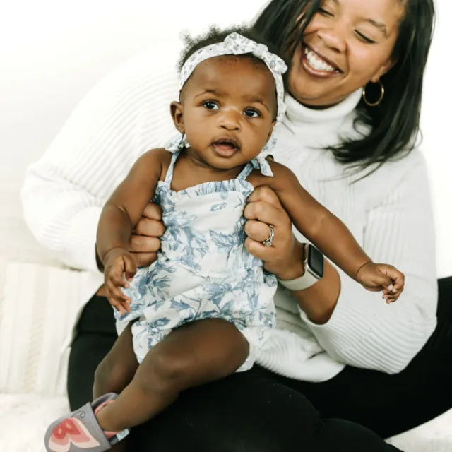 When do babies start to crawl, cruise and walk?